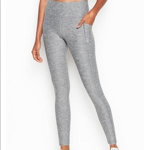 Victoria’s Secret Studio 7/8 Legging -16